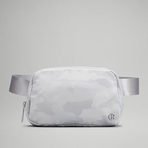 Lululemon Everywhere Belt Bag - Heritage 365 Camo Starlight Multi